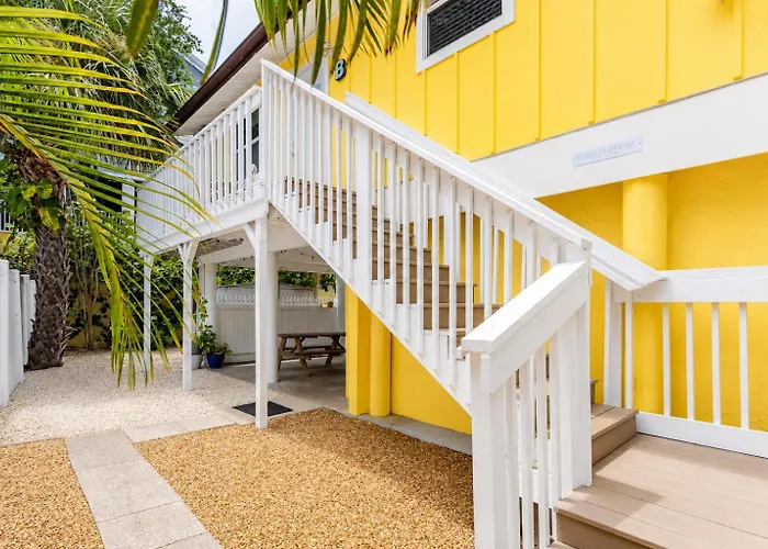 Walk To Beach, Bars, And Restaurants Nearby * Clearwater Beach