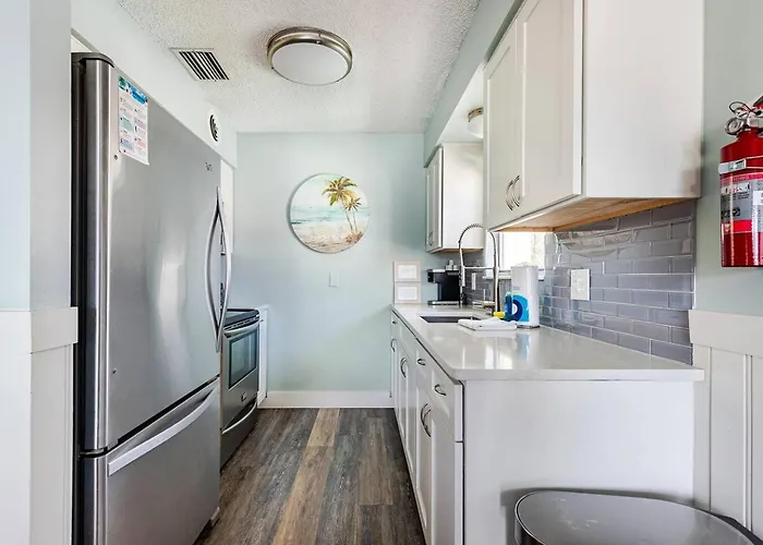 Walk To Beach, Bars, And Restaurants Nearby Clearwater Beach